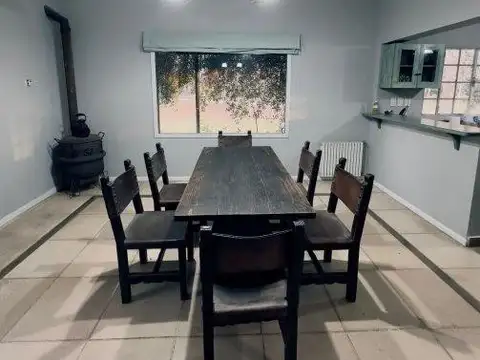 Casa 5 ambientes con 1 baño