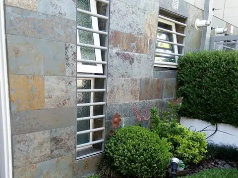 Casa Alquiler / Venta - Martínez Alto