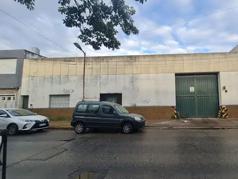 VENTA GALPÓN Y OFICINAS SOBRE 1009 M2. QUILMES OESTE