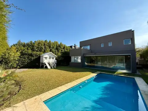 Casa en alquiler en Los Alisos Nordelta