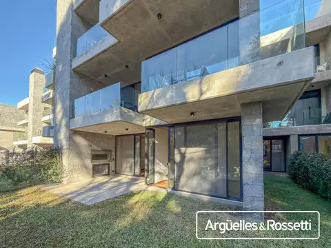 Venta Departamento 3 Dormitorios con Jardín y 2 cocheras Fisherton Park