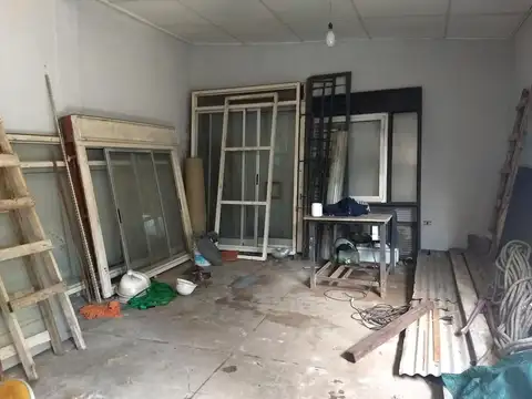 Casa 2 ambientes con 1 baño