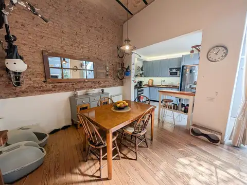 PH de 2 dormitorios + estudio con terraza refaccionado