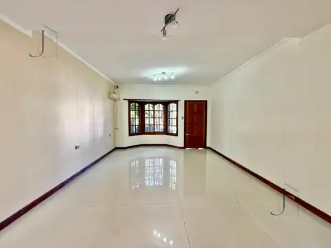 Depto Tipo Casa en Venta en Ramos Mejía Sur, USD 189.000