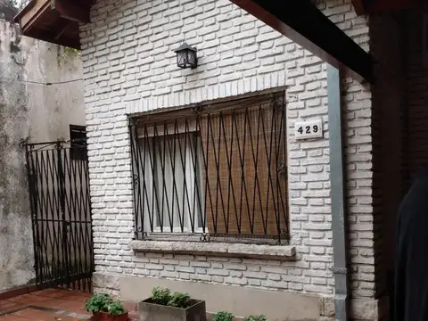 Casa 4 ambientes con 3 baños