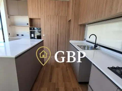 Casa en Venta en La Alameda, USD 290.000