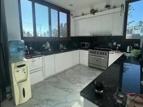Casa en Venta en Laguna Grande, USD 610.000