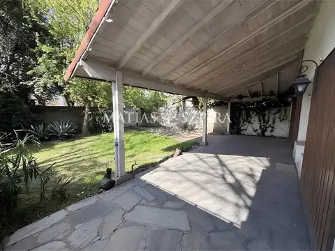 Casa 6 ambientes con 1 baño