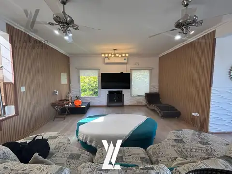 Casa en Venta con 4 cocheras