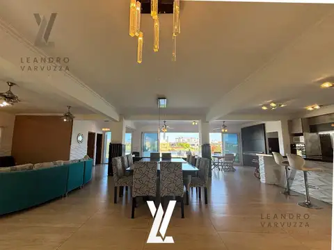 Casa 5 ambientes con 3 baños
