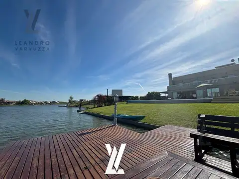 Casa 6 ambientes en venta /alquiler en San Sebastian a la Laguna