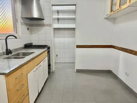 Oficina 3 Ambientes en Alquiler Floresta