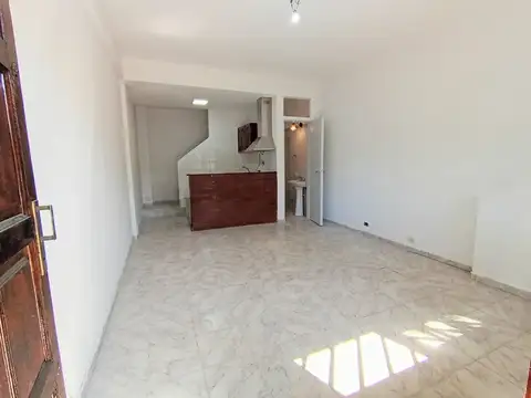 Depto Tipo Casa en Alquiler de 1 dormitorio