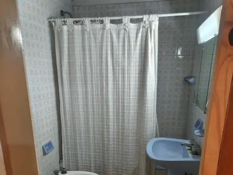 CASA 3 AMBIENTES VENTA MERLO CON JARDIN