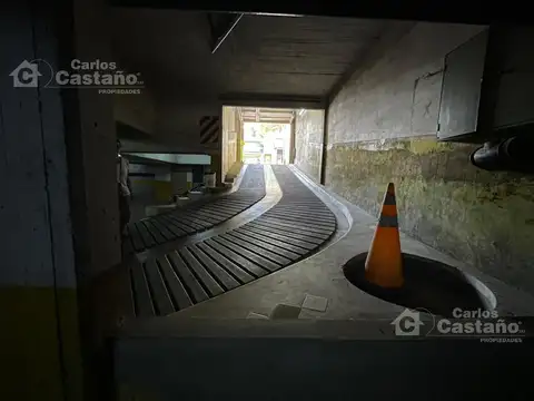 Cochera Cubierta Sobre Av. San Martin