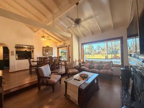 Impecable casa en venta en el CC Larena
