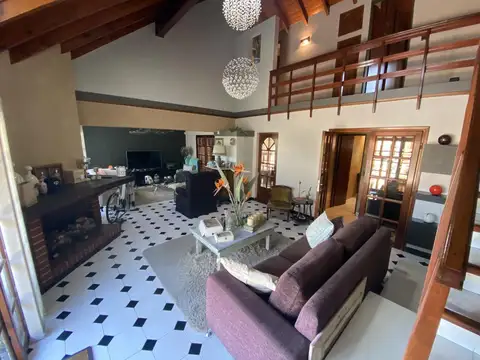 Casa en Venta al Este