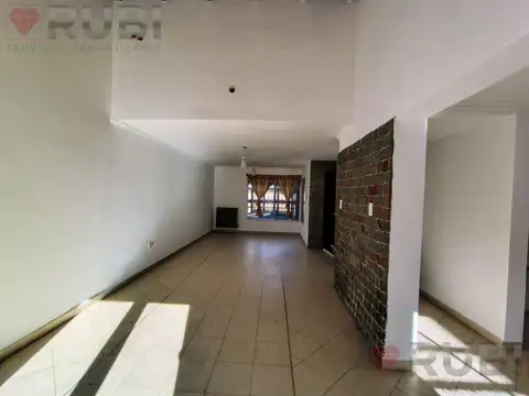 Casa en  Loteo Manso, Plottier.