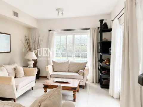 Casa en Alquiler en Solar Del Bosque, USD 1.600