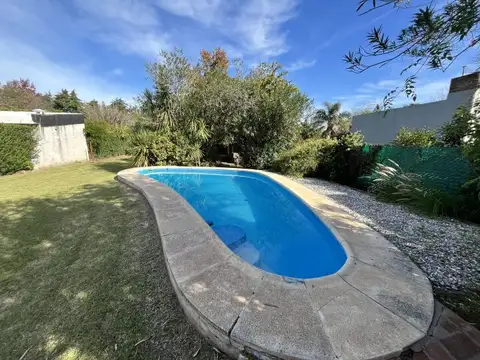 Casa 4 ambientes con 1 baño