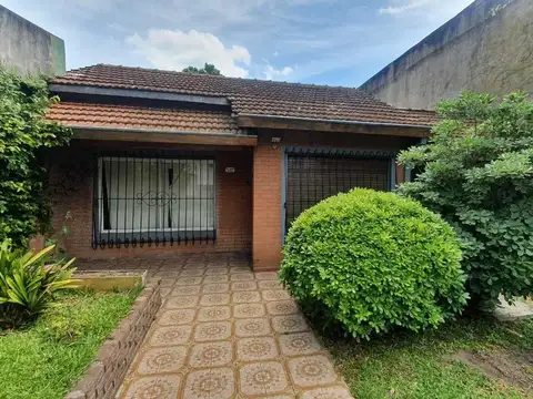 Venta Casa 3 ambientes en Villa Bosch con Parque