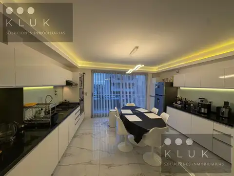Departamento en Venta con 2 cocheras