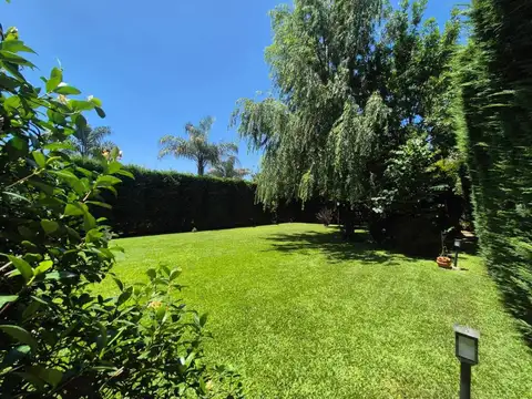 Casa en Venta con 7 cocheras
