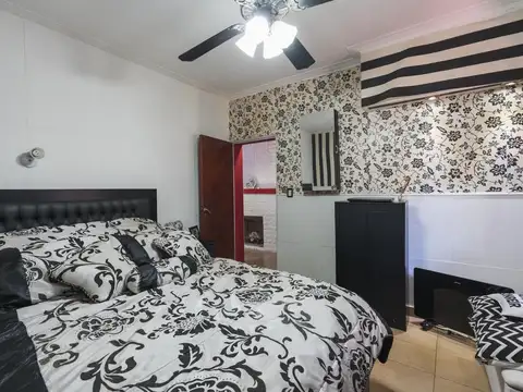 Casa 6 ambientes con 2 baños