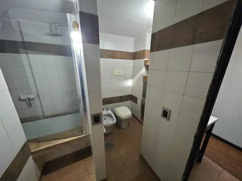 Depto Tipo Casa en Venta 90 años