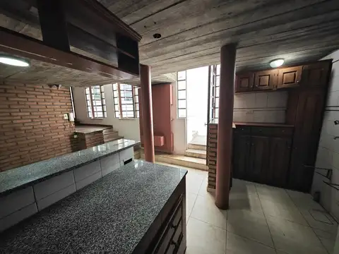 Depto Tipo Casa en Venta 90 años
