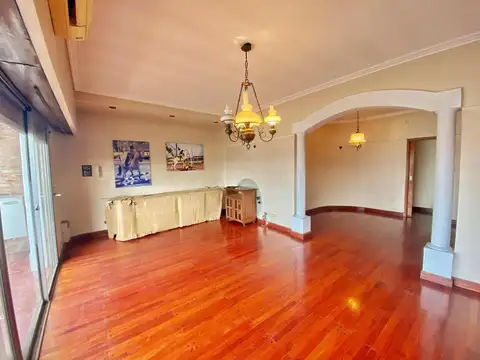VENTA CASA CON GALPÓN 172 M2 PATIO TERRAZA QUINCHO LANUS