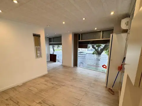 Local en Venta en Olivos Vías/Río, USD 350.000