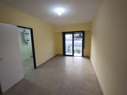 VENDE DEPARTAMENTO 2 AMB CON BALCON ZONA V. BALLESTER