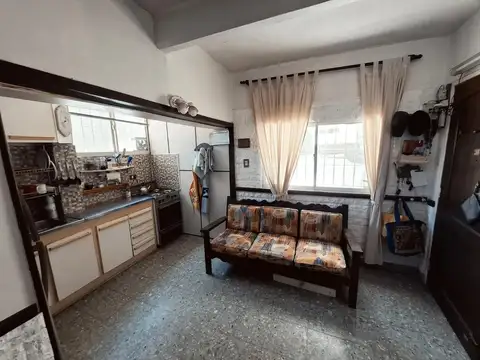 Departamento tipo casa de 3 ambientes con terraza exclusiva