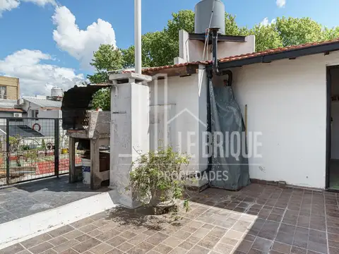 Excelente 4 amb con balcón al frente + terraza