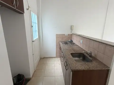 Depto Tipo Casa en Alquiler en Ramos Mejia, $ 440.000