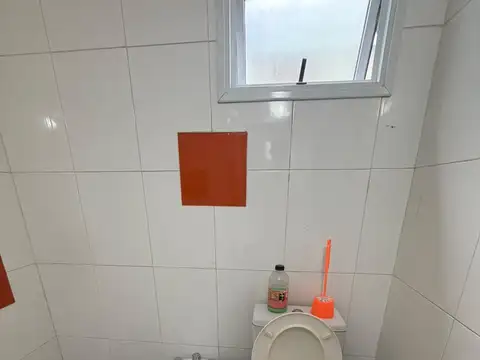 Departamento de 1 ambiente al frente con patio sin expensas