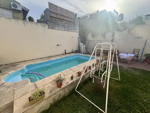 Casa 5 ambientes con 2 baños