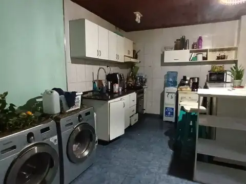 VENTA CASA A REFACCIONAR O DEMOLER V. LUGANO