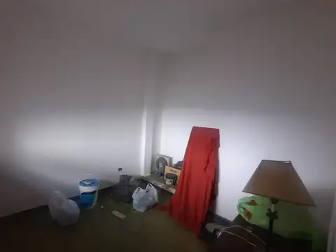 CASA   4 AMBIENTE CON PATIO INTERNO Y FONDO GRAN OPORTUNIDAD 