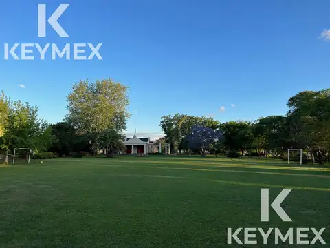 Casa en Alquiler con 1 cochera