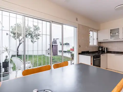 Depto Tipo Casa en Venta con 1 cocheras