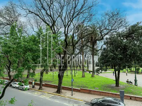 4 amb al frente con dependencia  y 2 patios