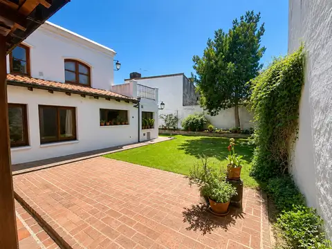 Casa 2plantas estilo colonial casco histórico 6AMB   dep-baño alquiler - san isidro