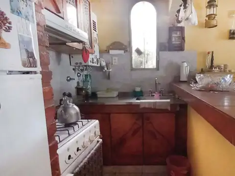 Casa 6 ambientes con 2 baños