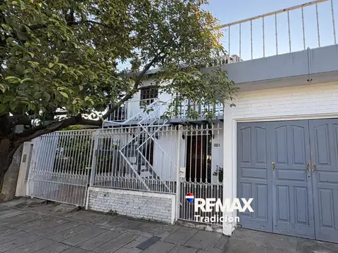 Venta casa + dpto macrocentro