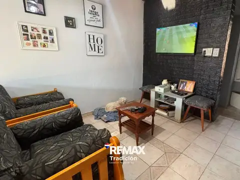 Casa 4 ambientes con 2 baños