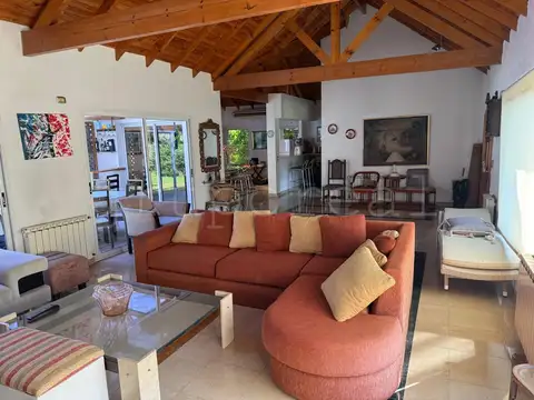 EL OMBU - 3 dormitorios con fondo a espacio comun