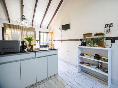 Casa en Alquiler con 1 cochera