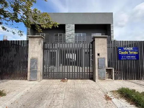 Roque Sáenz Peña 1700